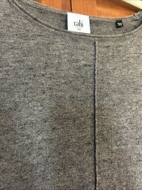 Cabi XS Women’s Heather Brown Crewneck Sweater with Center Seam Detail